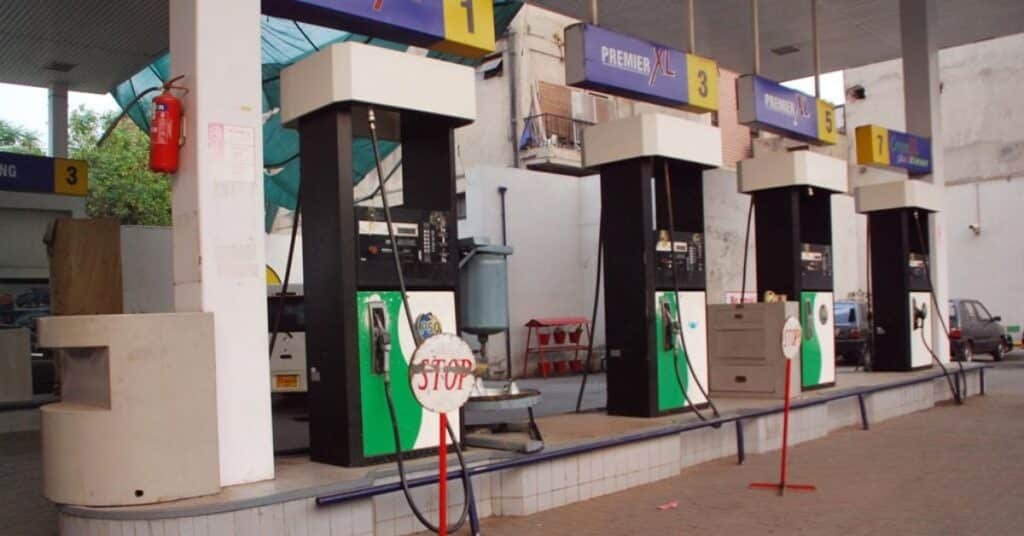 Petrol prices set to increase in Pakistan