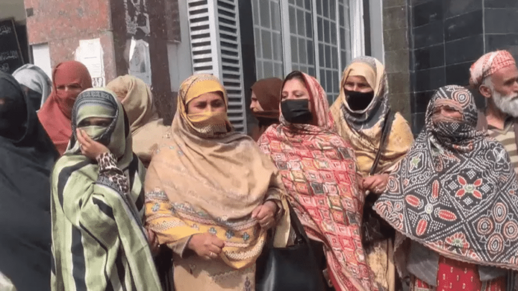 Deserving women protest over unfair Ramadan food package distribution