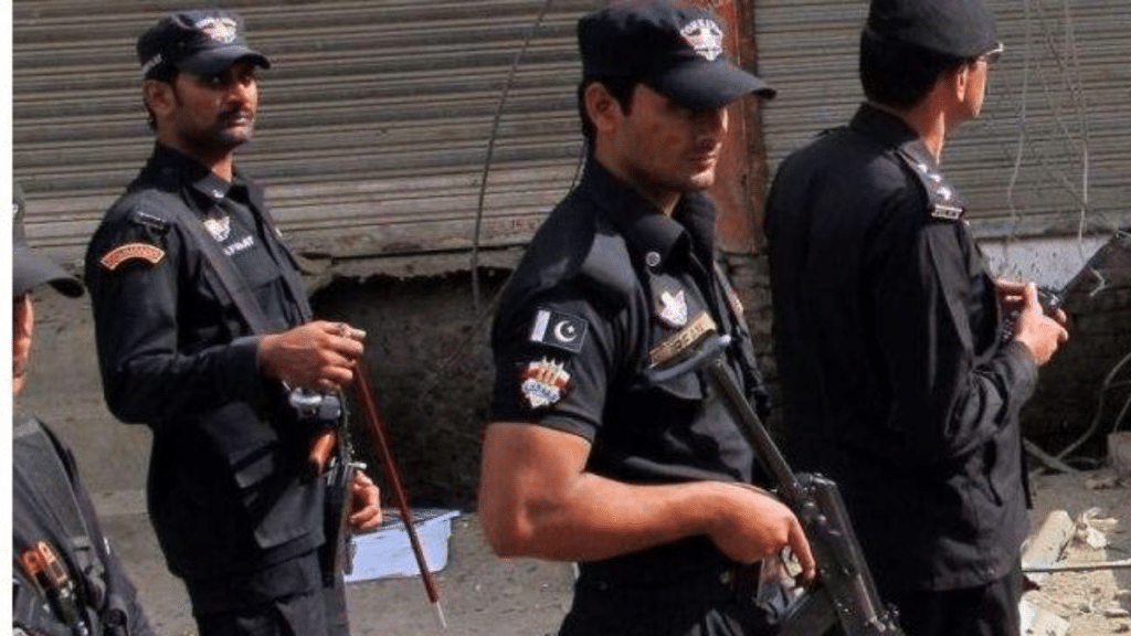 One policeman martyred, three injured in Bannu attack