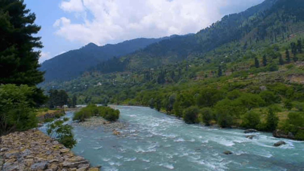 Jhelum River water level returns to normal after sudden rise