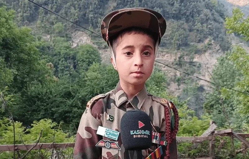 Neelum Valley organizes rally to pay tribute to Pakistan Army, young children win hearts