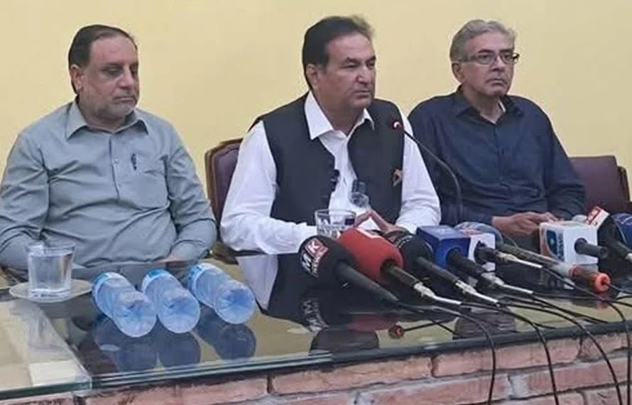 PML-N leader criticizes govt for avoiding accountability in budget approval process
