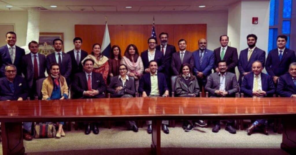 Pakistani delegation lands in UK after successful US visit