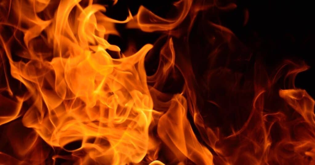 Forest fire spreads near Tatta Pani, threatens nearby villages