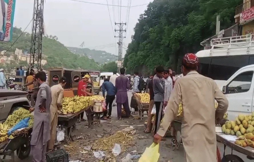 Traffic congestion in Mandi areas of Muzaffarabad causes public outrage