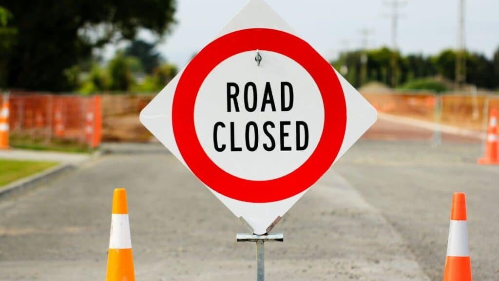 All entry & exit points of Poonch closed, residents face traffic disruption