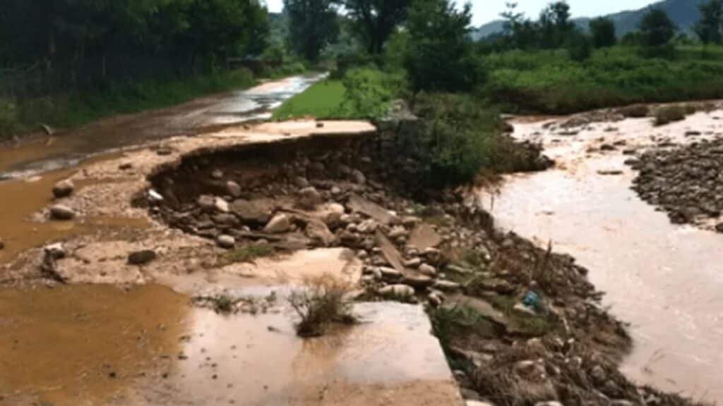 Kashmir Digital news triggers action, Highway dept fixes Jandala Pergali road