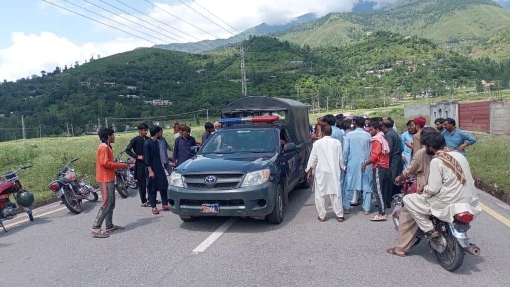 Police, locals thwart Kidnapping Attempt in Muzaffarabad, two arrested