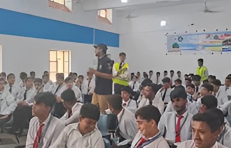 Civil Defense Kotli organizes training session for TEVTA students