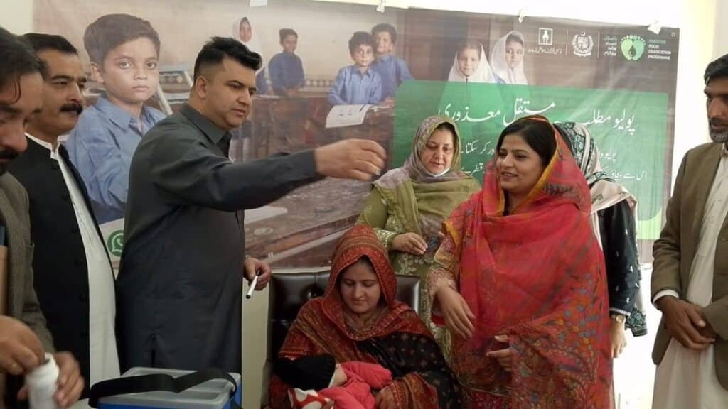 DC Jhelum Valley launches door-to-door Polio Campaign