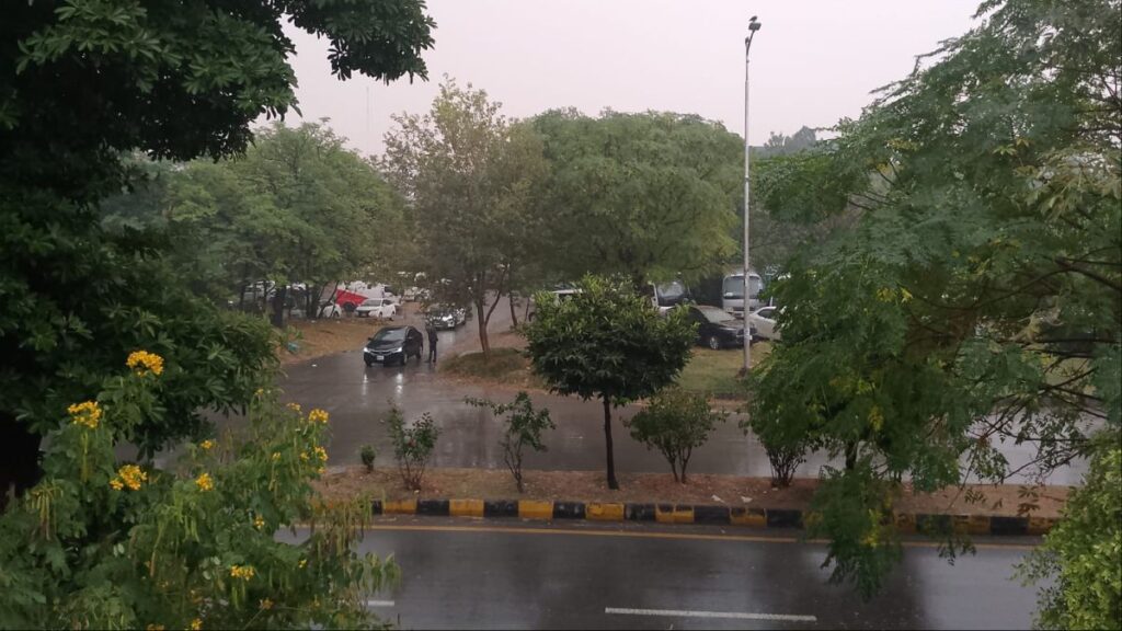 Weather update: Islamabad, Rawalpindi receive heavy rain and hailstorm