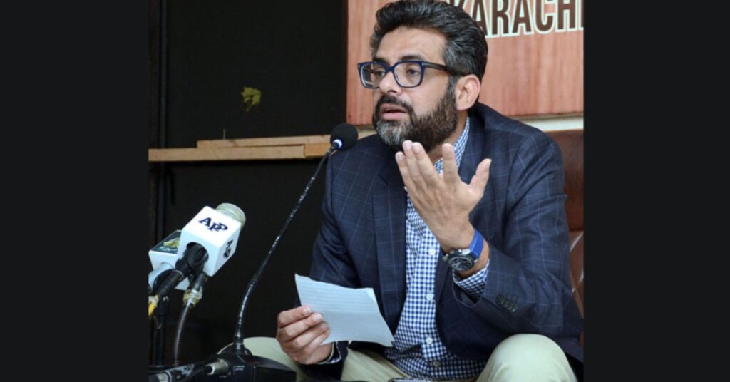 Muzzammil Aslam struggles to name a university set up during PTI tenure