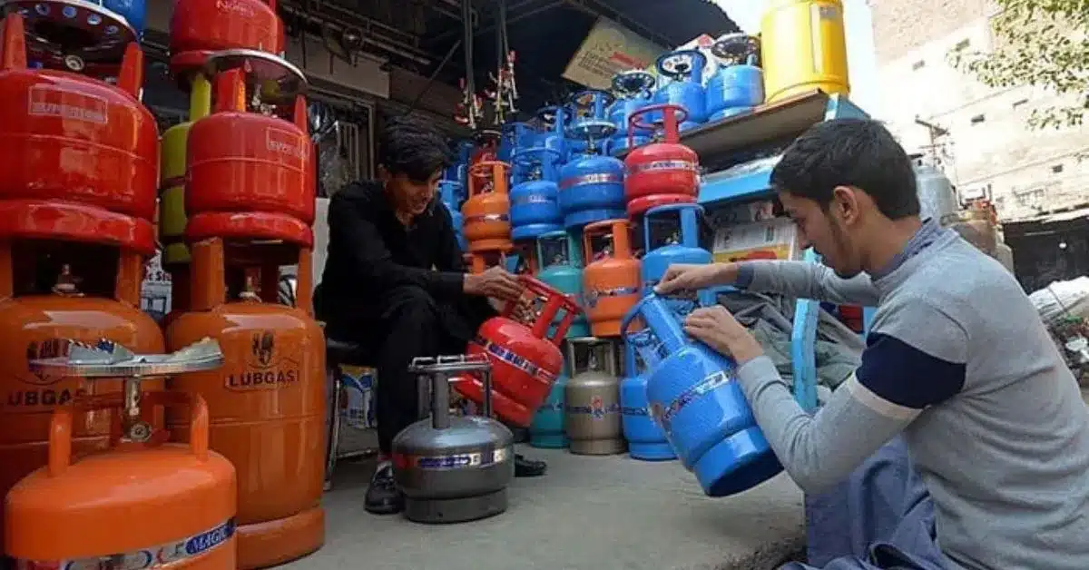 Govt slashes LPG prices by Rs794 per cylinder