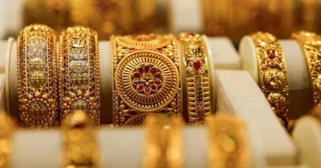 Gold prices increase once again in Pakistan