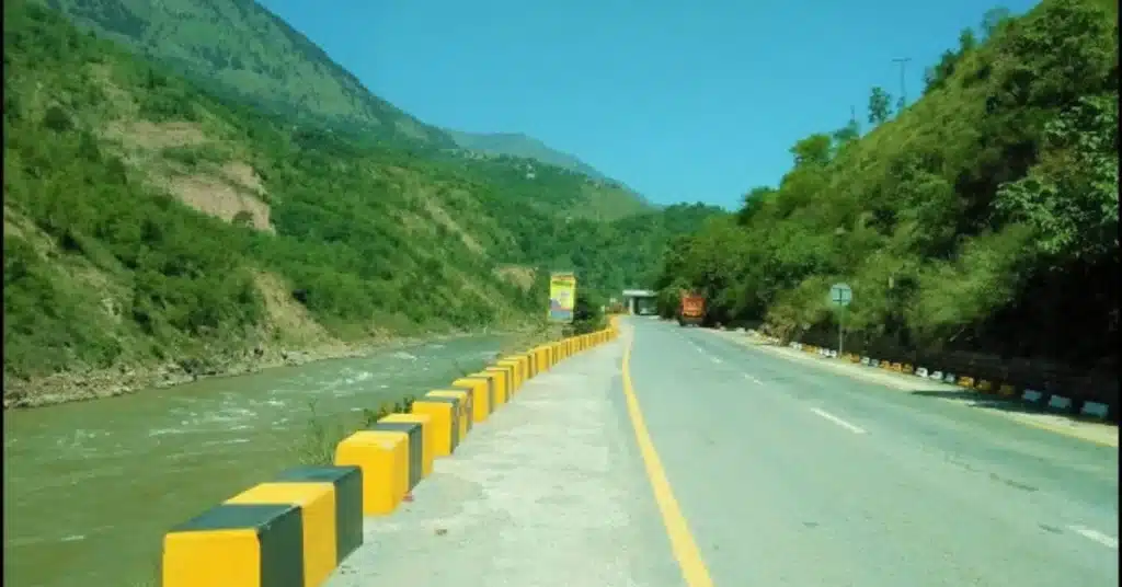 AJK police confirm normal traffic flow on Kohala road