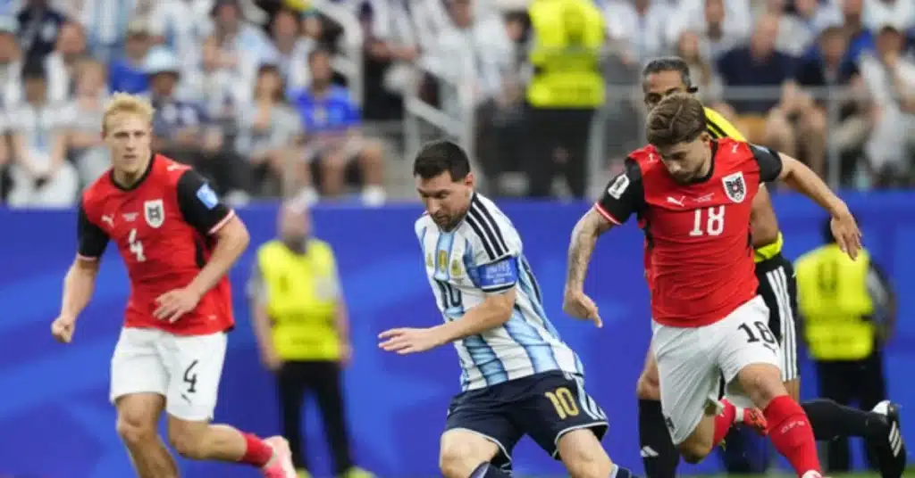 Argentina beat Austria to reach World Cup knockout stage