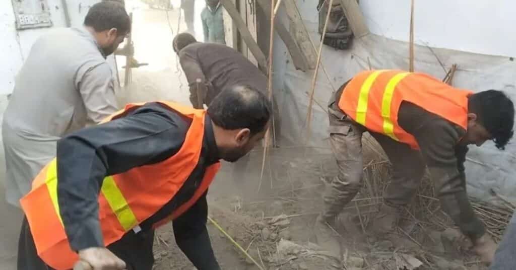 11 dead as roof collapse due to heavy rain in Kohat
