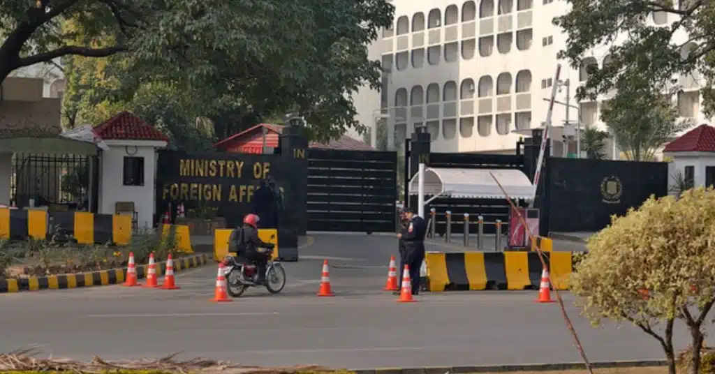 Pakistan exercise restraint