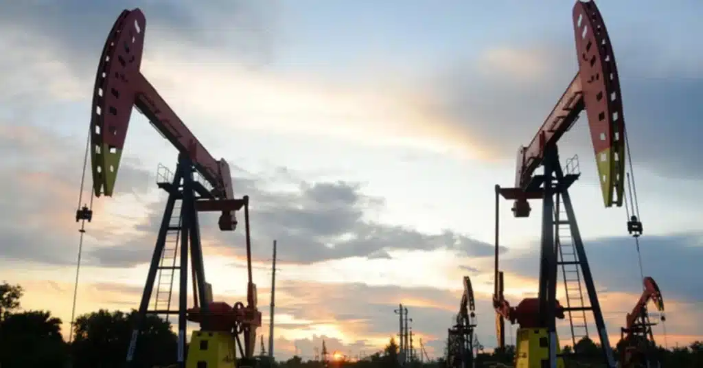 Oil prices climb 9% on rising US-Iran frictions