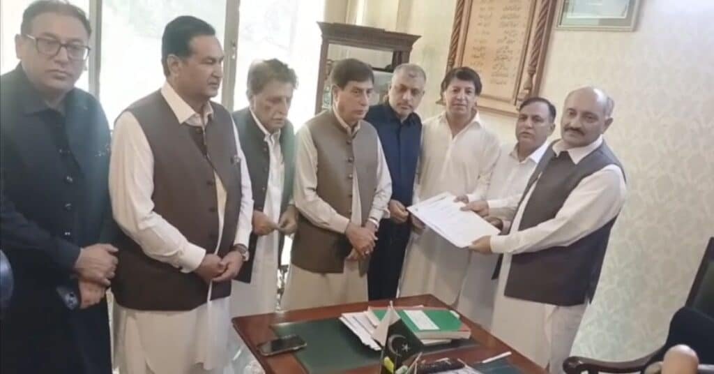 PML-N, PPP submit nomination papers for Speaker, Deputy Speaker in AJK Assembly