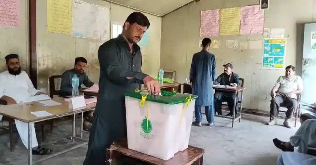 Vote counting in LA-27 LA-28