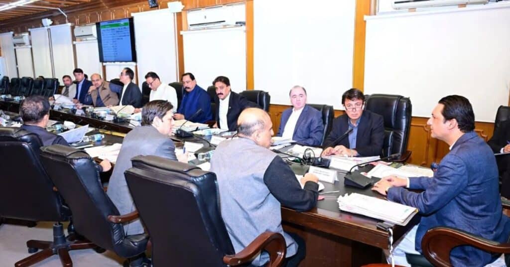 AJK cabinet approves special courts for overseas Kashmiris, plans improvements in health facilities