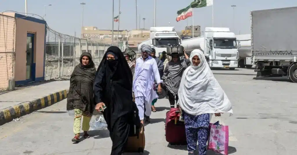 Pilgrims traveling to Iran, Iraq asked to ensure prior flight confirmation